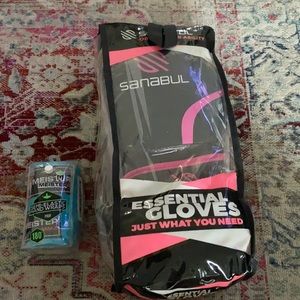 Women’s pink boxing gloves and wraps